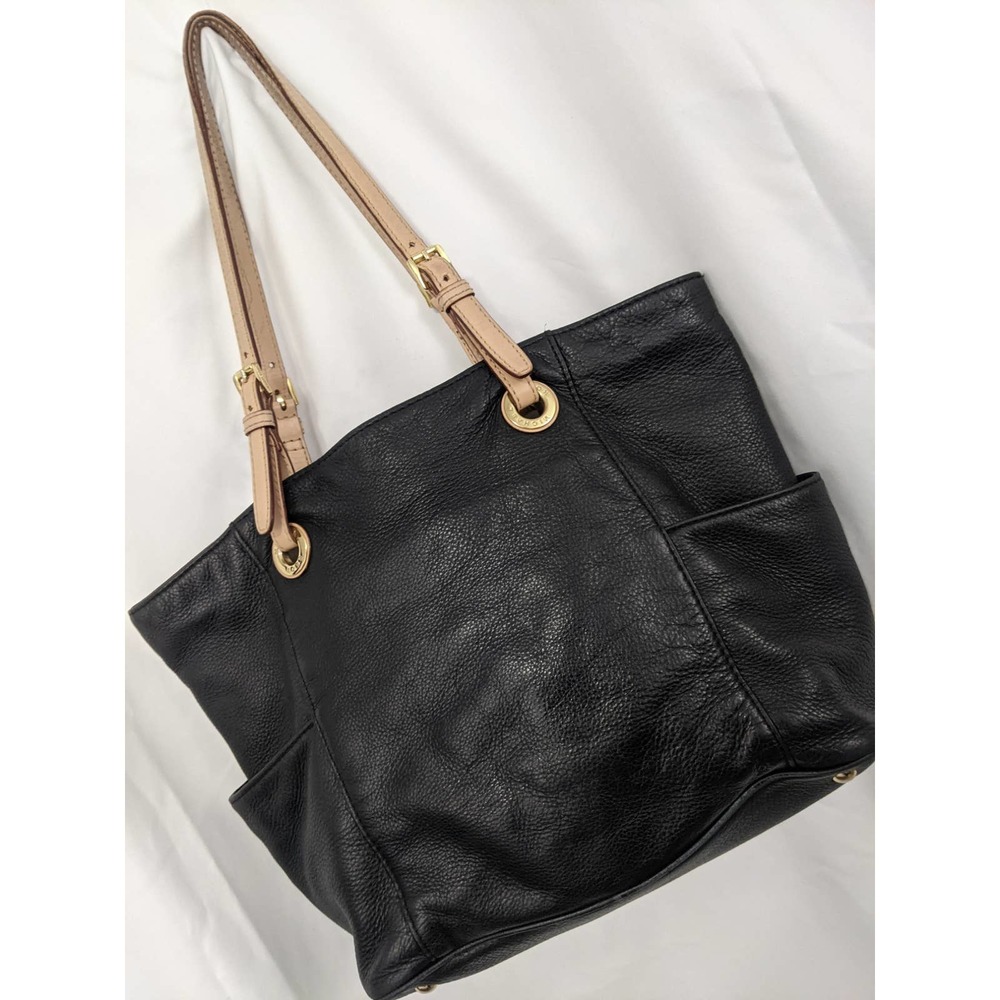 VG COND! MICHAEL KORS! BLACK PEBBLED FAUX LEATHER, TAN HANDLE BAG, PURSE!